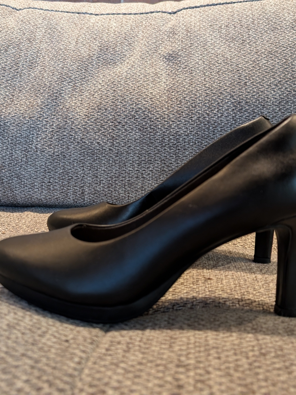 Clarks Black Women's Classic Pump with Mid Heel